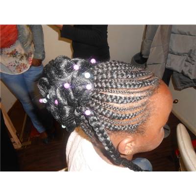 tresses-en-nattes-collees-enfants-chignon