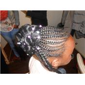 tresses-en-nattes-collees-enfants-chignon